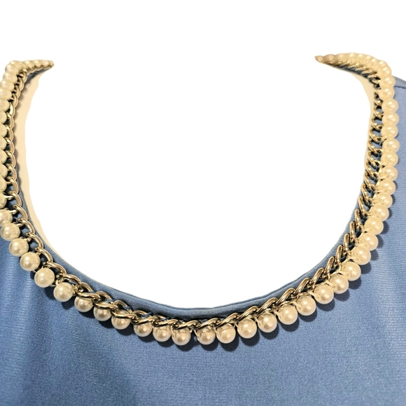 Elegant Blue Blouse With Faux Pearl and Chain Trim, Sleeveless - Picture 7 of 7